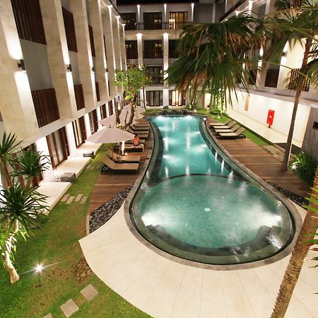 Grand La Walon Hotel Legian Kültér fotó