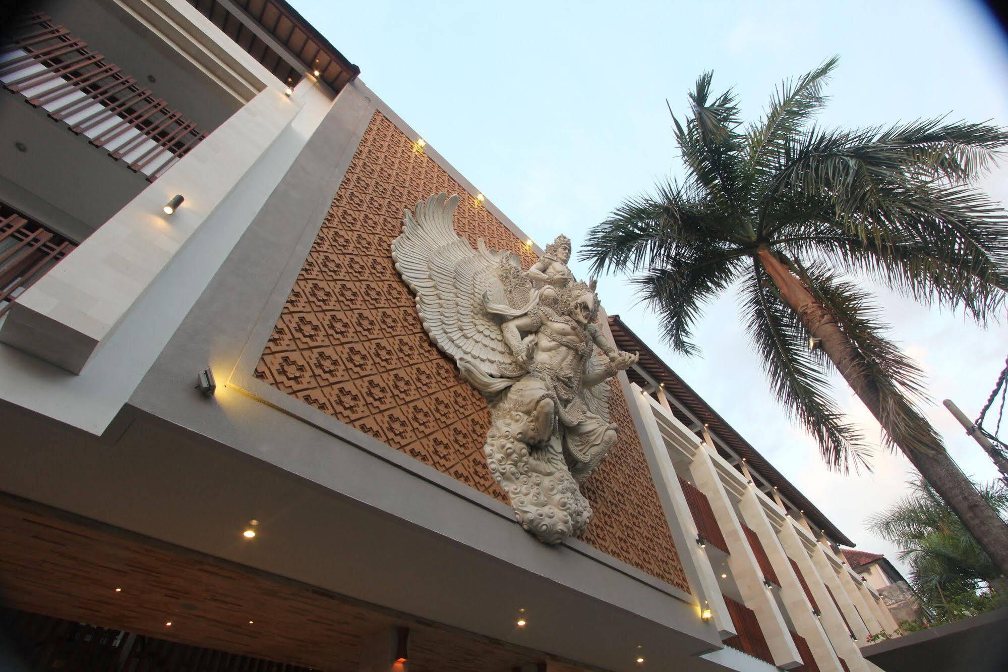 Grand La Walon Hotel Legian Kültér fotó