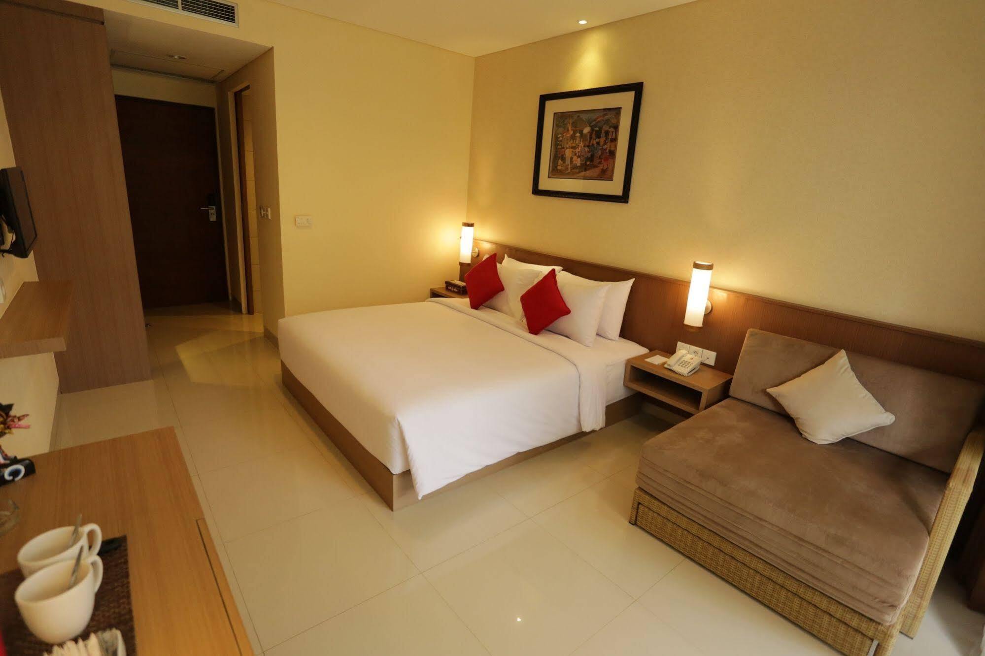 Grand La Walon Hotel Legian Kültér fotó