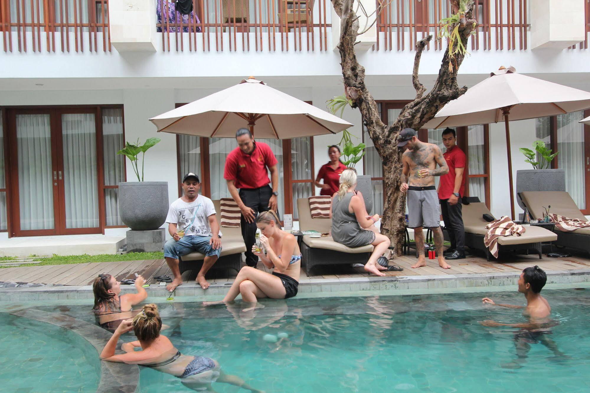 Grand La Walon Hotel Legian Kültér fotó